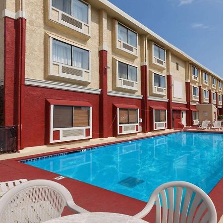 Ramada By Wyndham Oklahoma City Airport North Exteriér fotografie