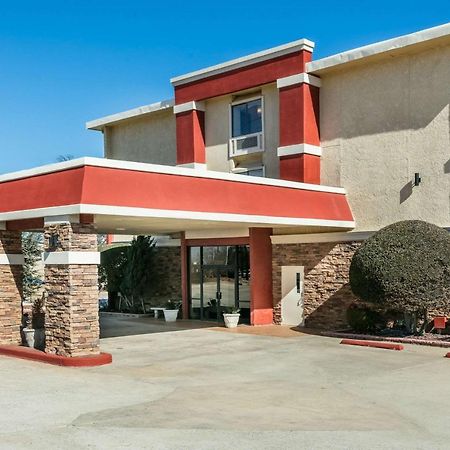 Ramada By Wyndham Oklahoma City Airport North Exteriér fotografie