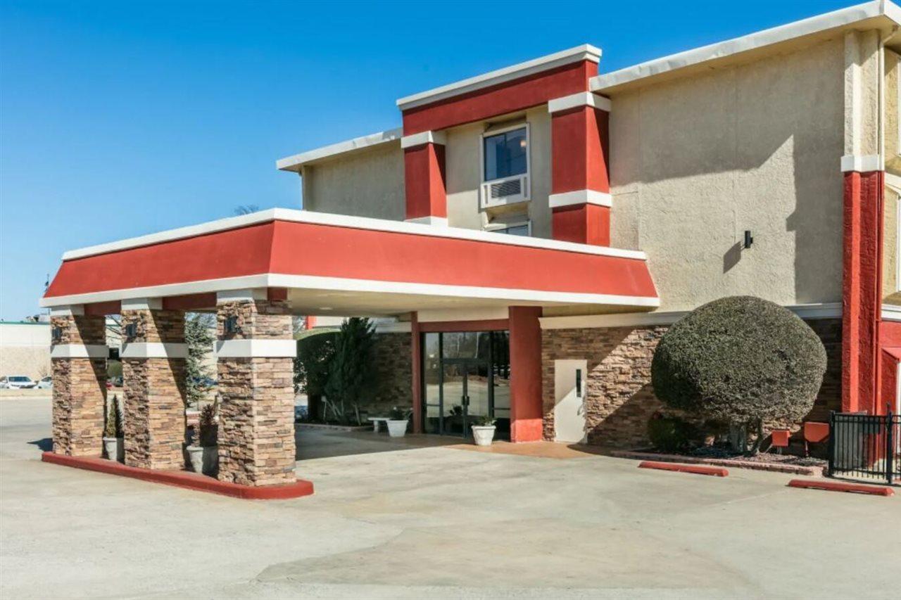 Ramada By Wyndham Oklahoma City Airport North Exteriér fotografie