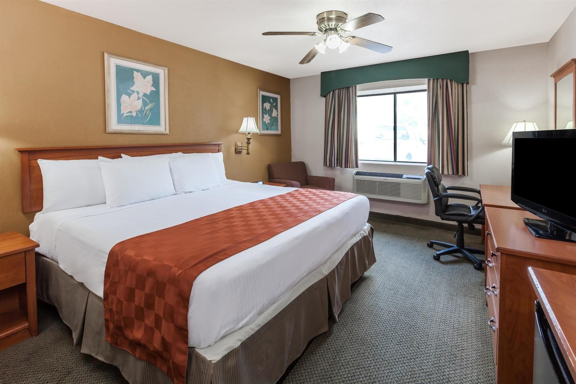Ramada By Wyndham Oklahoma City Airport North Exteriér fotografie