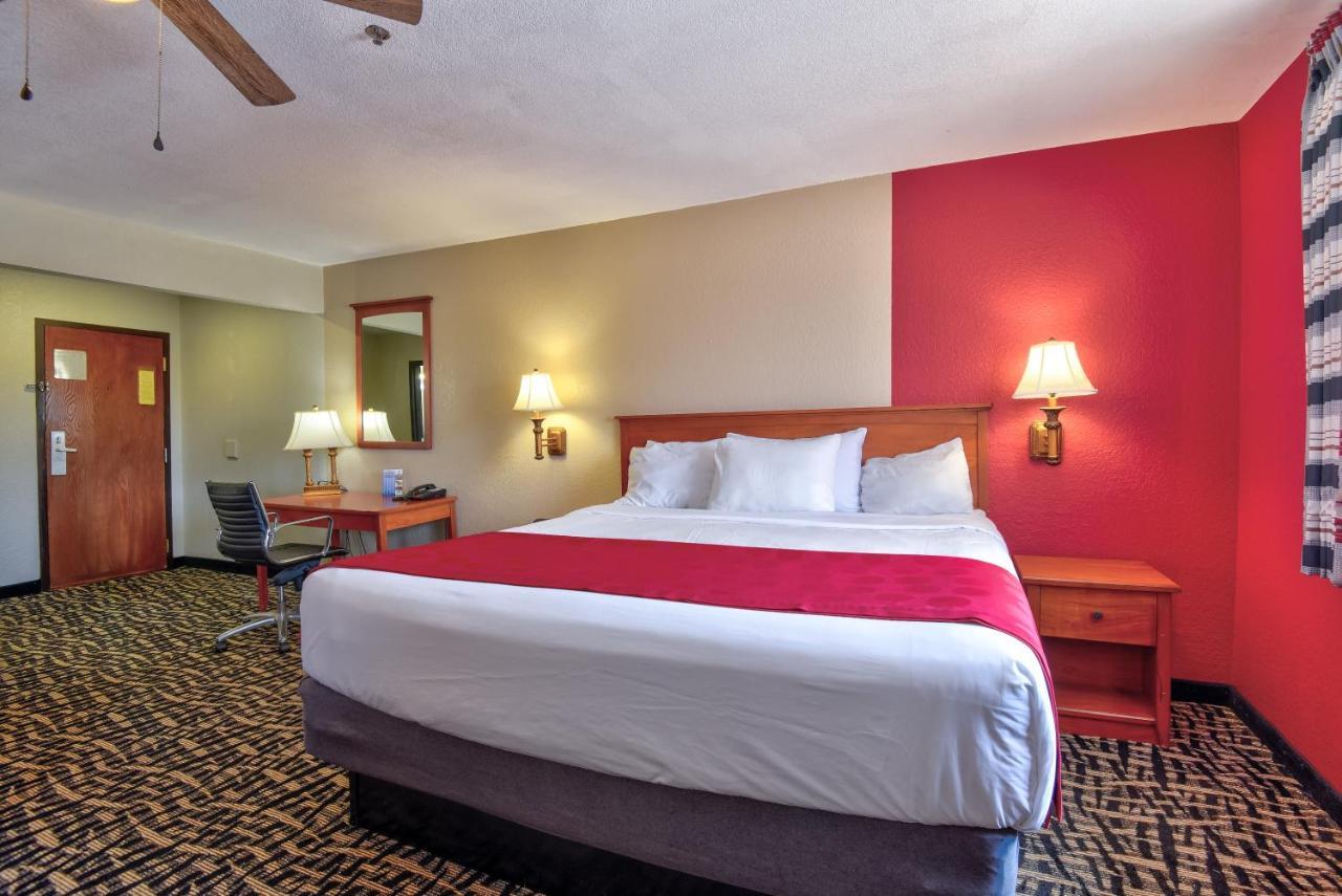 Ramada By Wyndham Oklahoma City Airport North Exteriér fotografie