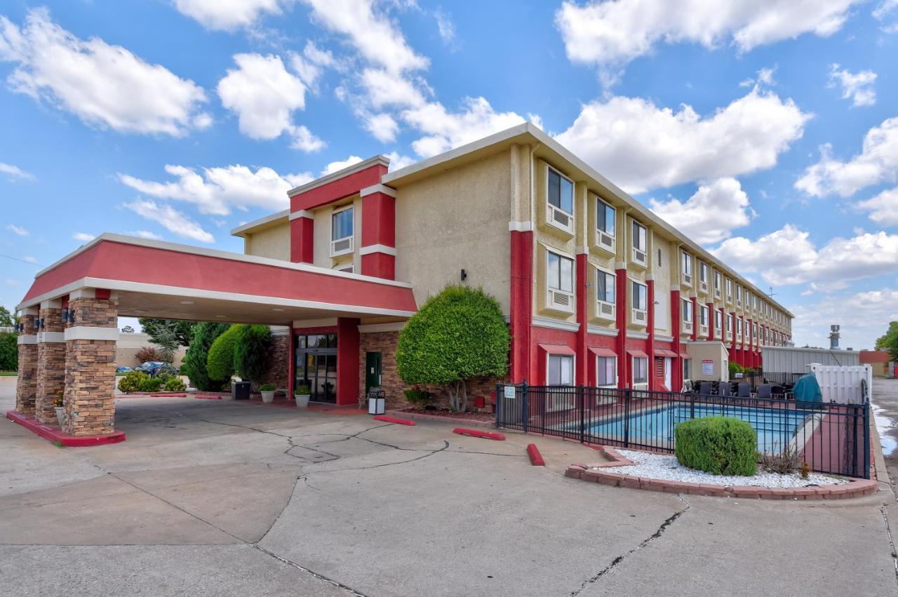 Ramada By Wyndham Oklahoma City Airport North Exteriér fotografie