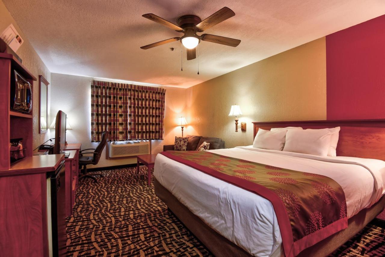 Ramada By Wyndham Oklahoma City Airport North Exteriér fotografie