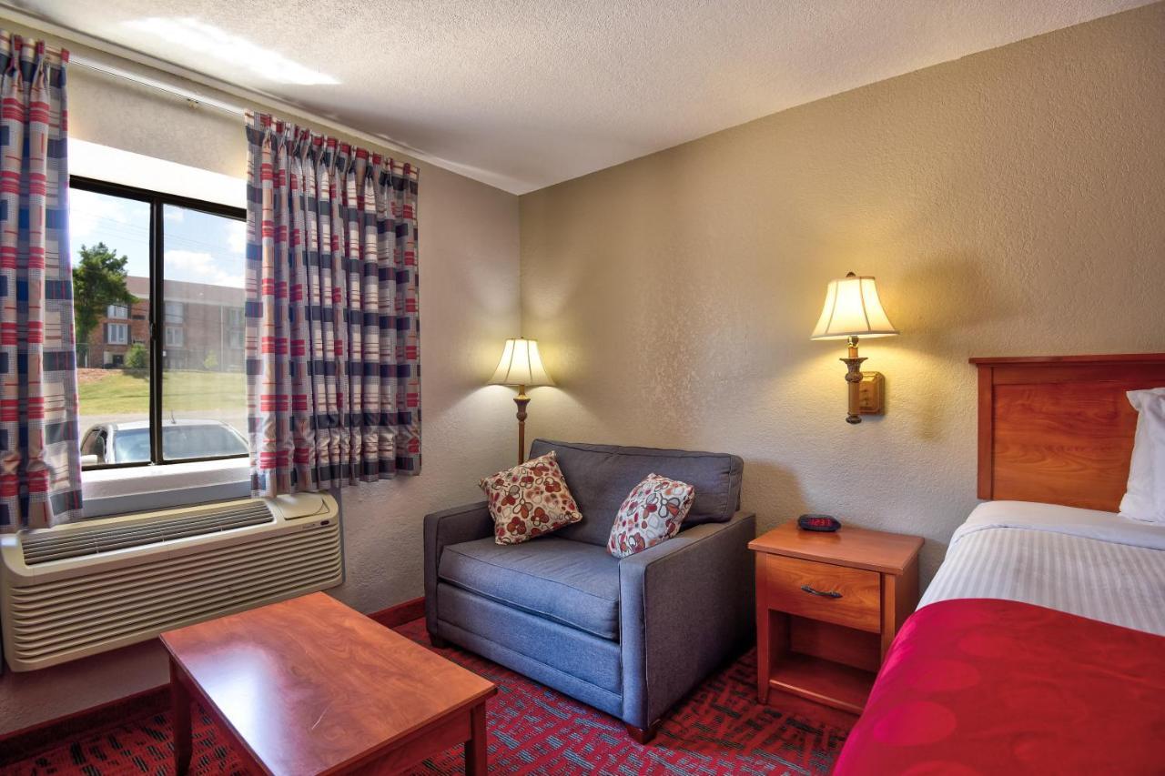Ramada By Wyndham Oklahoma City Airport North Exteriér fotografie