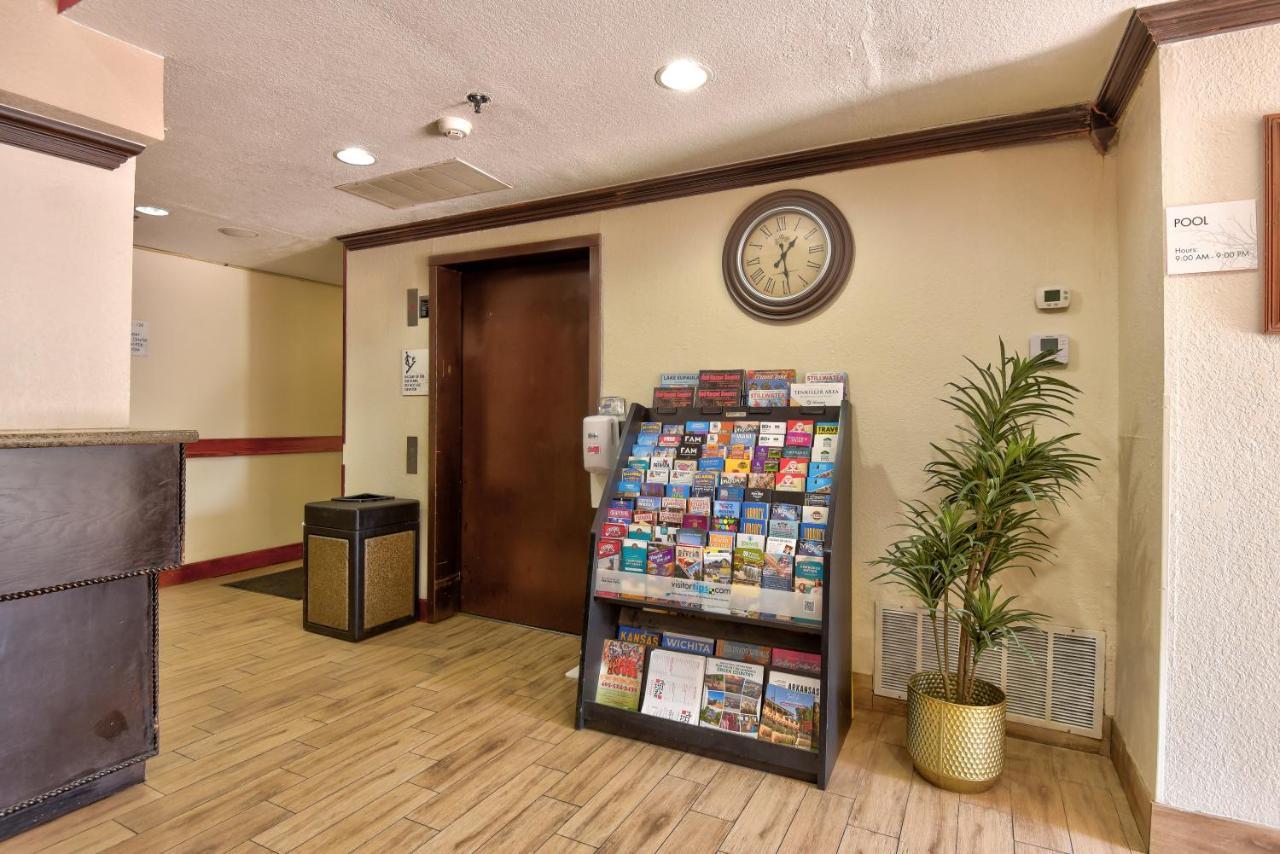 Ramada By Wyndham Oklahoma City Airport North Exteriér fotografie