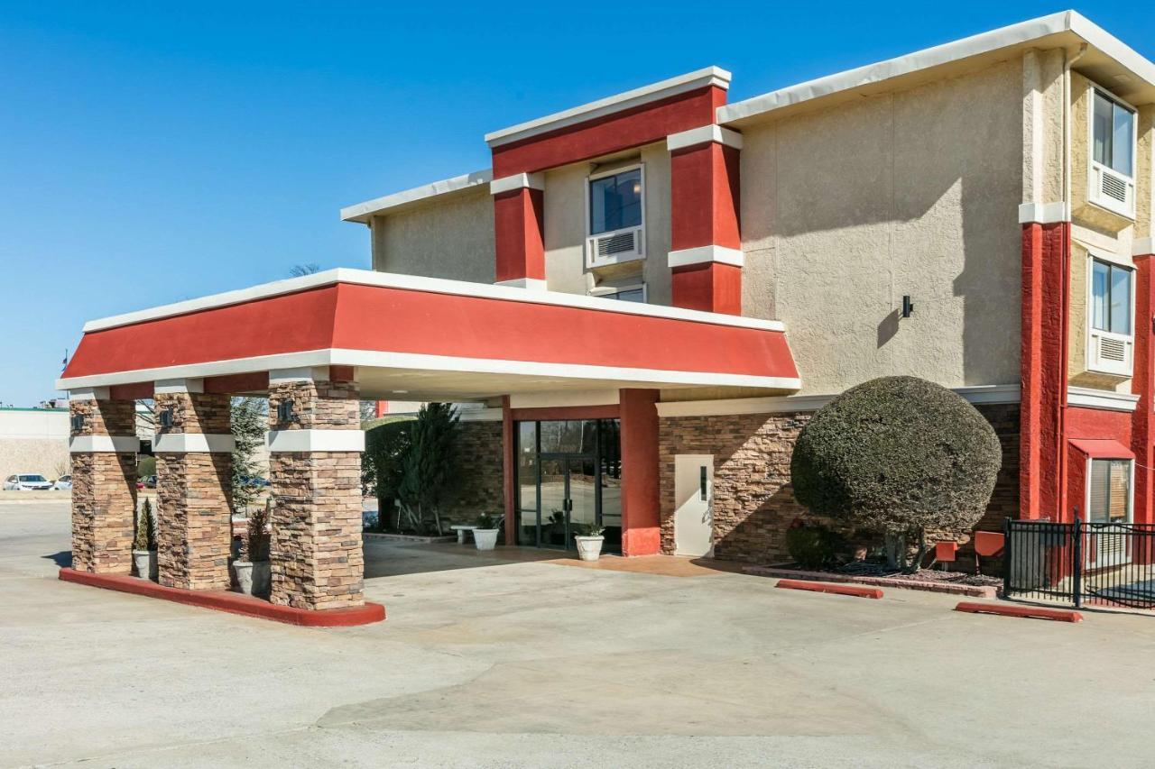 Ramada By Wyndham Oklahoma City Airport North Exteriér fotografie